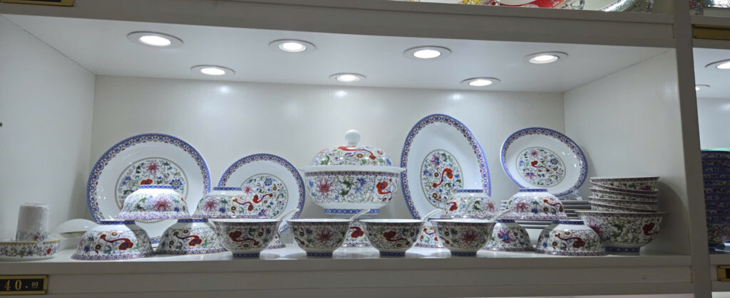 Cửa Hàng Tổng Gốm Sứ