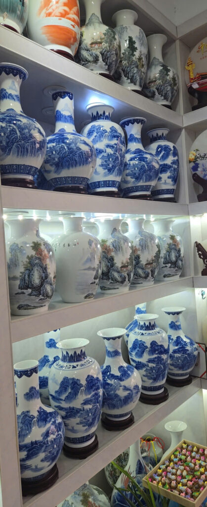 Cửa Hàng Tổng Gốm Sứ