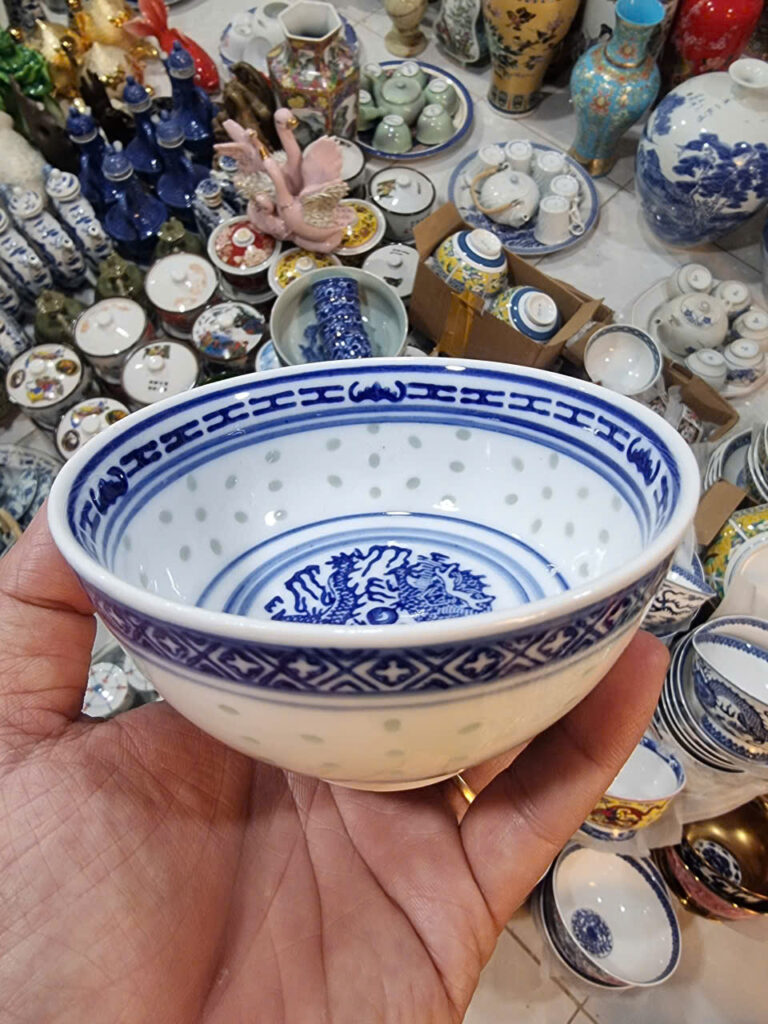 Cửa Hàng Tổng Gốm Sứ