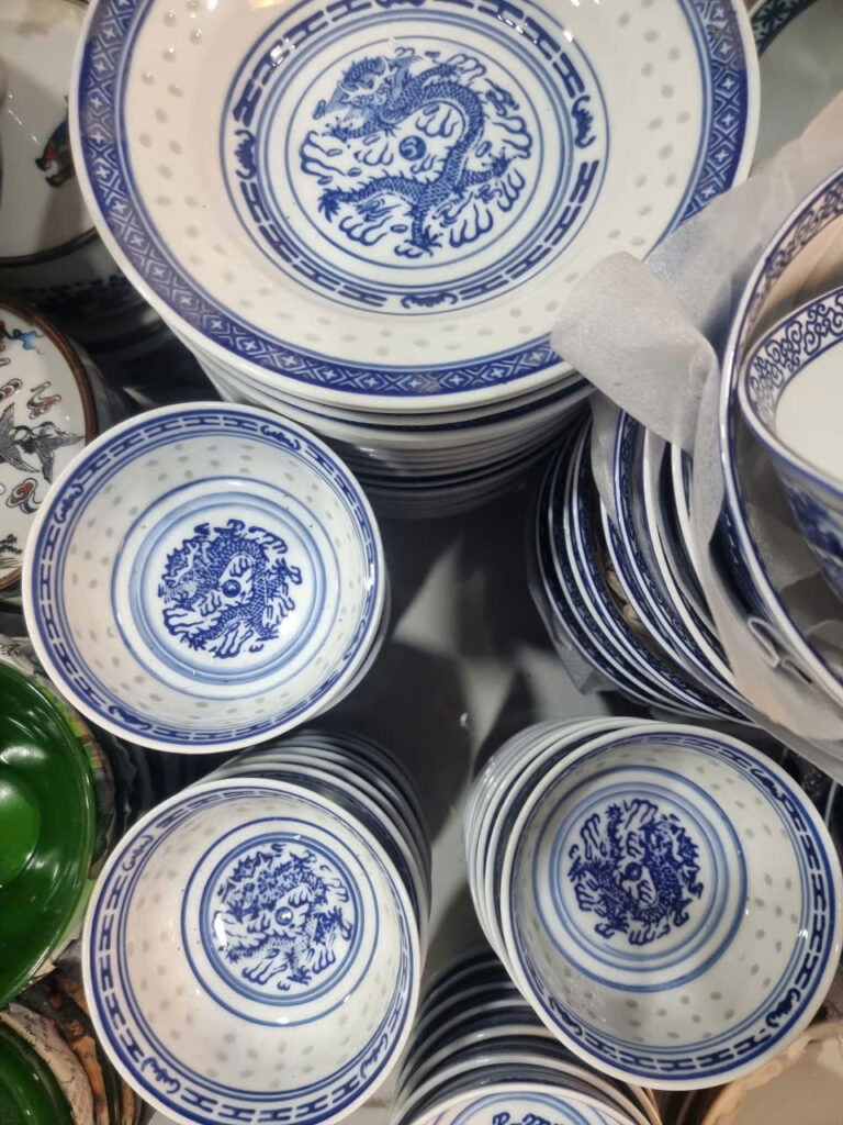 Cửa Hàng Tổng Gốm Sứ