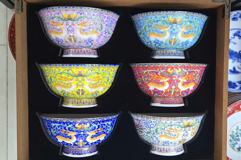 Cửa Hàng Tổng Gốm Sứ