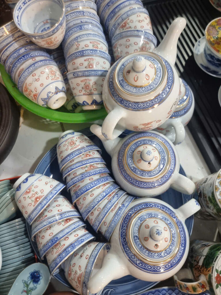 Cửa Hàng Tổng Gốm Sứ